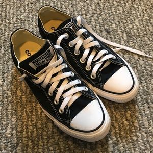 Converse Chuck Taylor low top sneakers black size 7